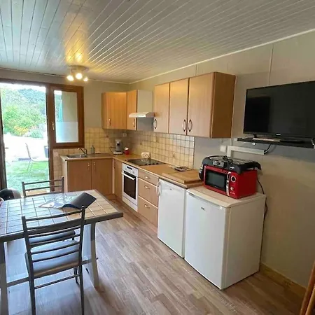 Apartment Maisonnette Cosy Avec Jardinet Et Parking Privatif
