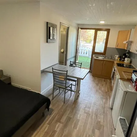 Apartment Maisonnette Cosy Avec Jardinet Et Parking Privatif