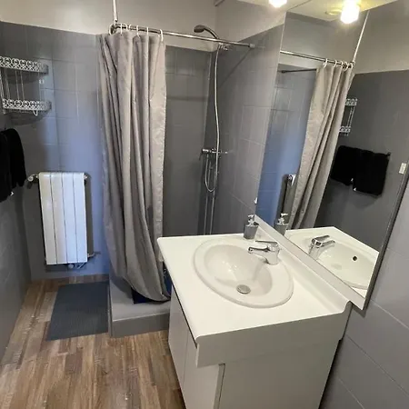 Maisonnette Cosy Avec Jardinet Et Parking Privatif