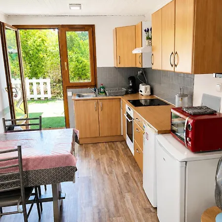 Maisonnette Cosy Avec Jardinet Et Parking Privatif